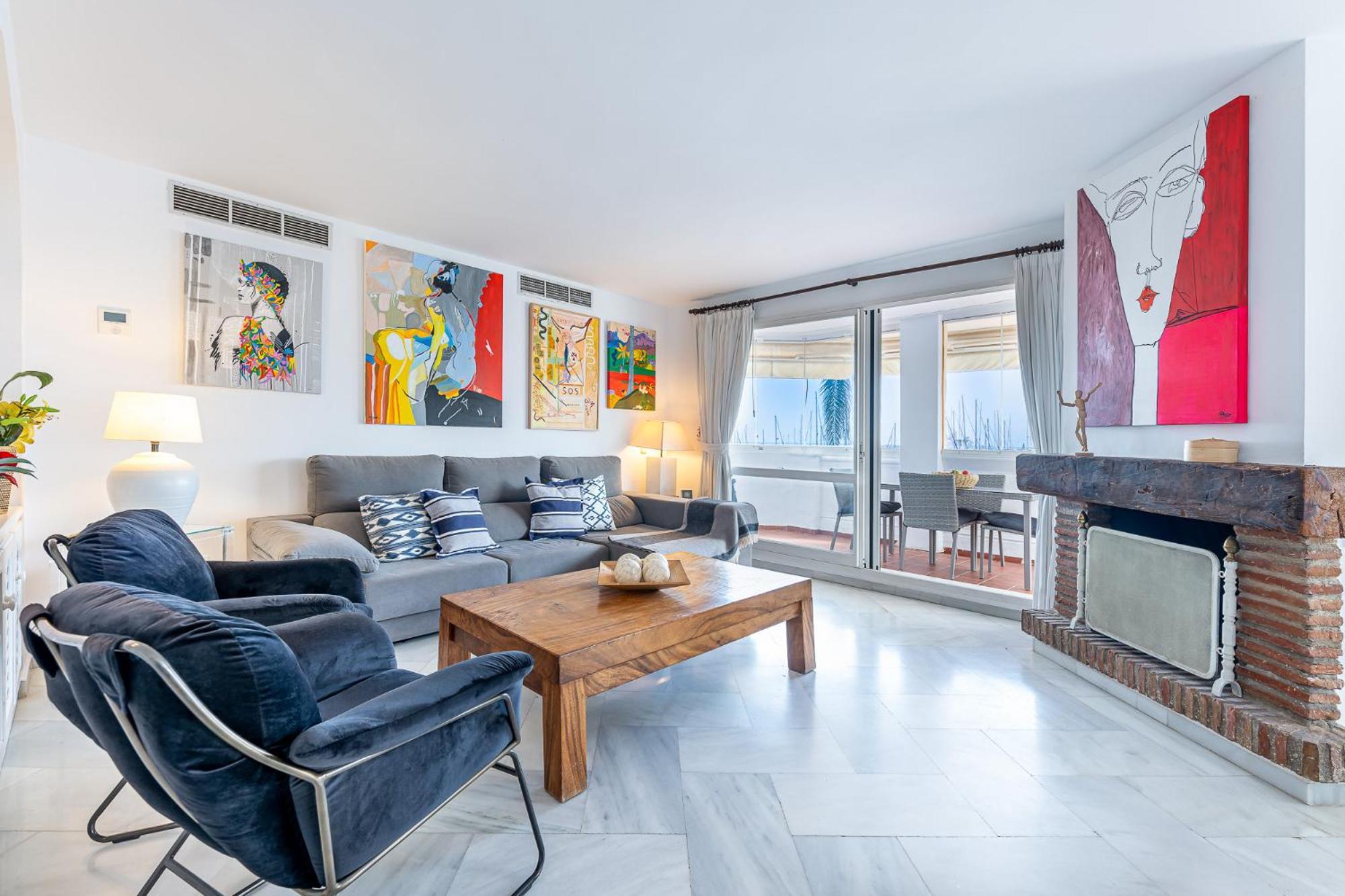 Located In Puerto Marina With Sea Views, First Line Of Beach. Apartamento *