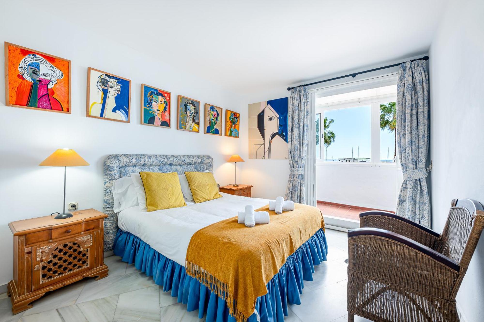 Located In Puerto Marina With Sea Views, First Line Of Beach. * Benalmádena