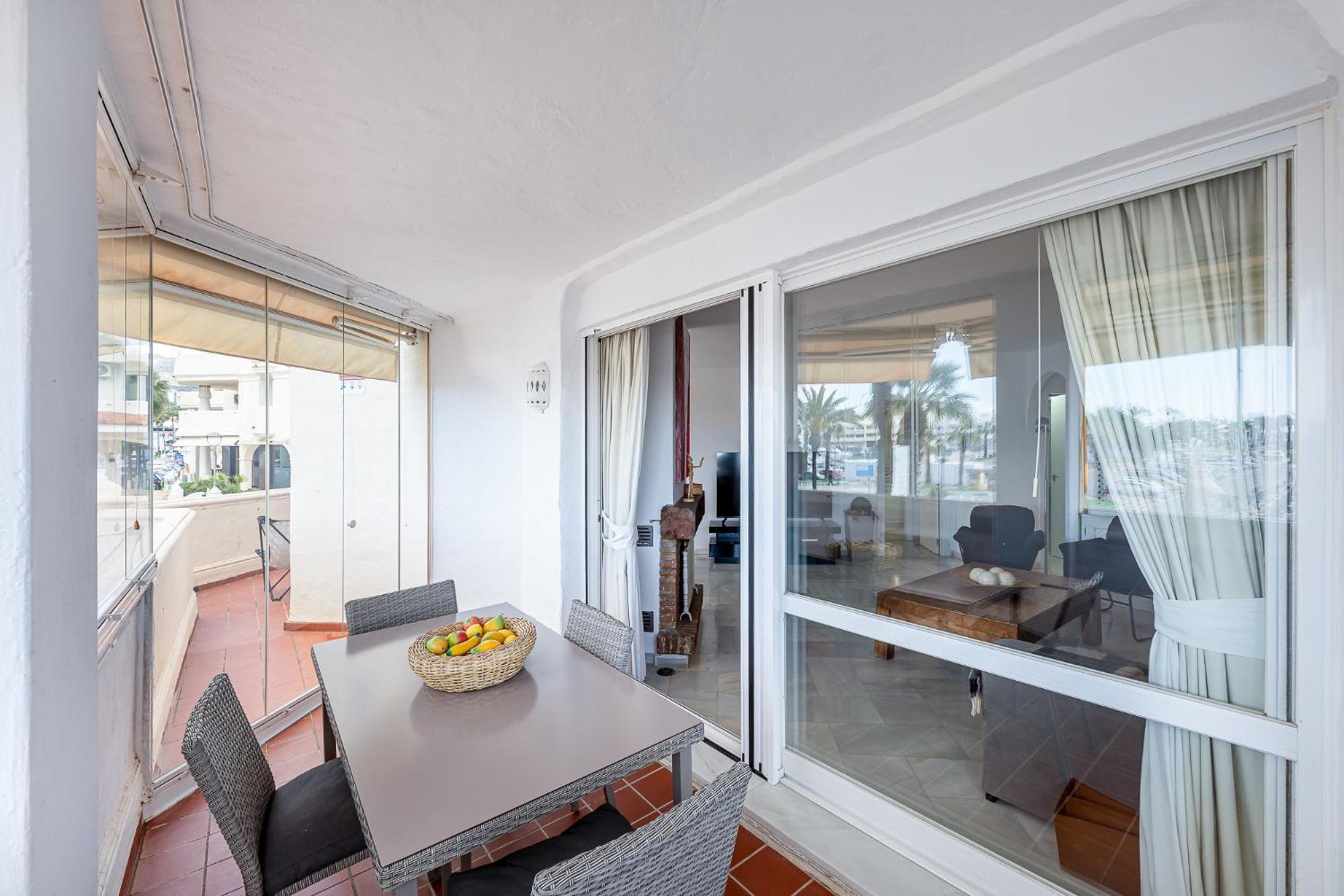 Located In Puerto Marina With Sea Views, First Line Of Beach. Benalmádena