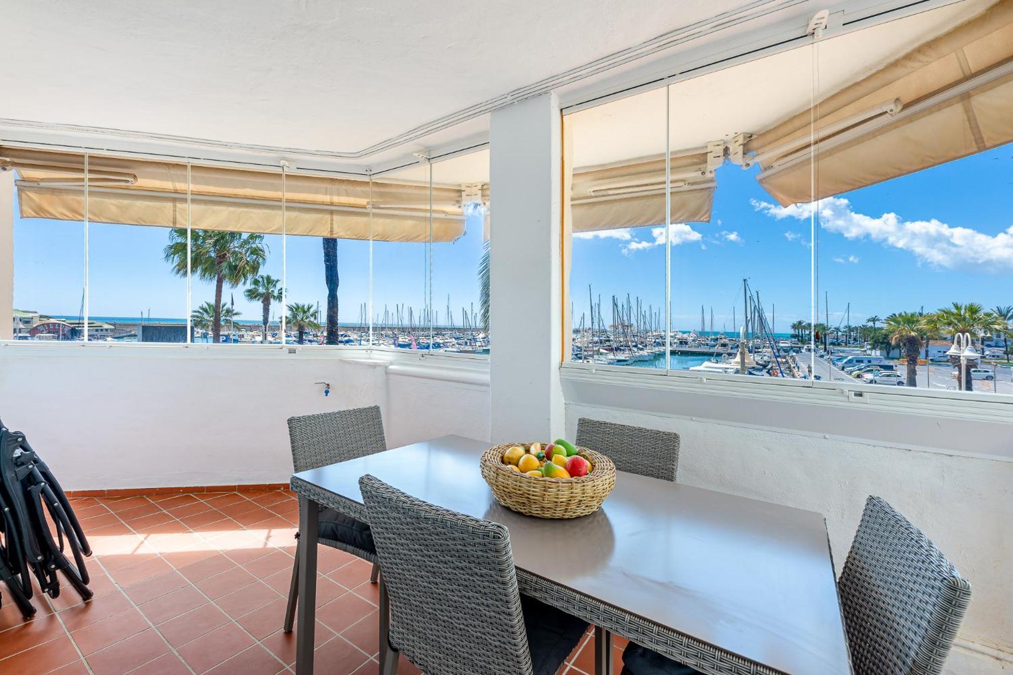 Located In Puerto Marina With Sea Views, First Line Of Beach. Apartamento