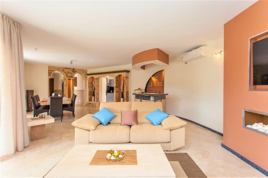 Summer Offers! Fabulous Luxury Near The Sleeps 8