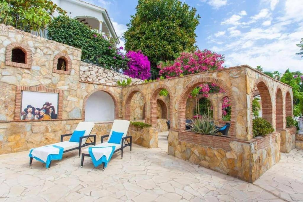 Summer Offers! Fabulous Luxury Near The Sleeps 8 Benalmadena