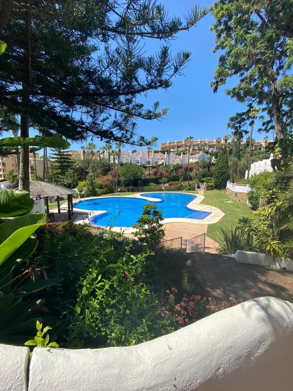 Apartment Benalgolf Vista Al Mar - Piscina Y Playa - Cercano A Campo De Golf