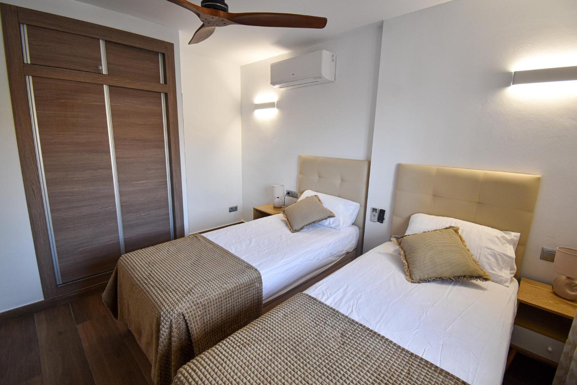 Apartment Urb Pueblo Del Parque, Luxury 2 Bedroom Apartment. Fantastic Location.