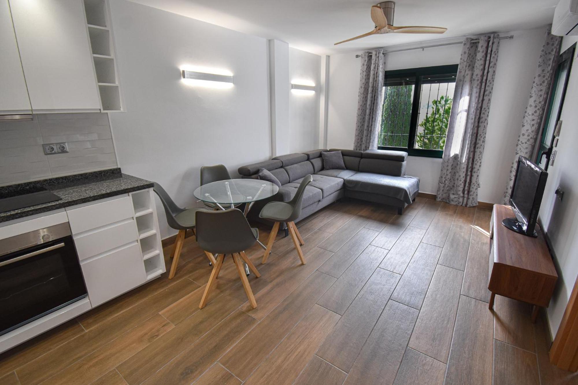 Apartment Urb Pueblo Del Parque, Luxury 2 Bedroom Apartment. Fantastic Location. *