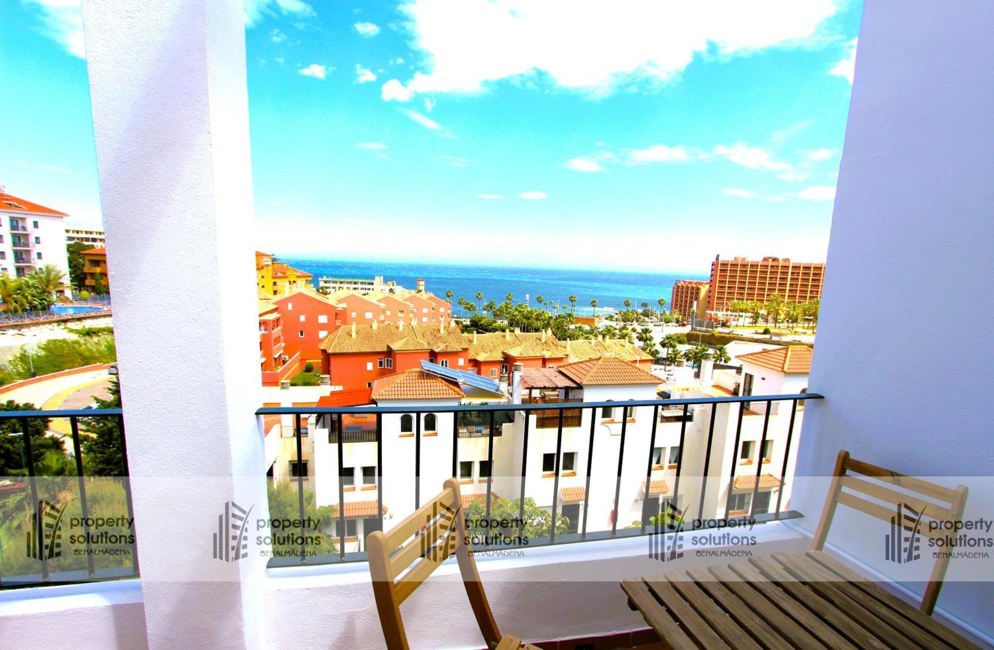 Lomas De Mena 20: Seaside Penthouse With Pool And Bbq