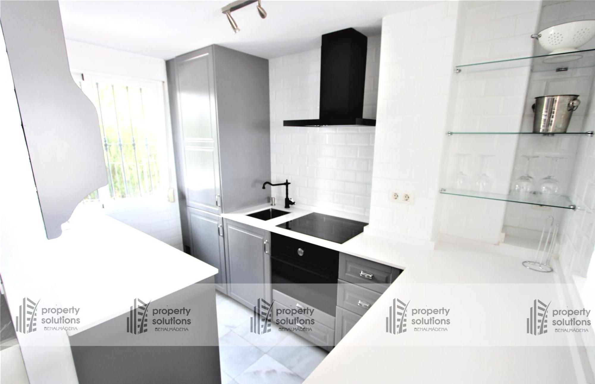 Lomas De Mena 20: Seaside Penthouse With Pool And Bbq *