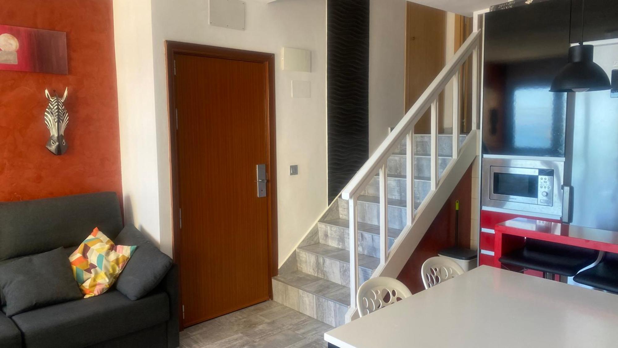 Moderno En Primera Línea De Playa. Apartamento