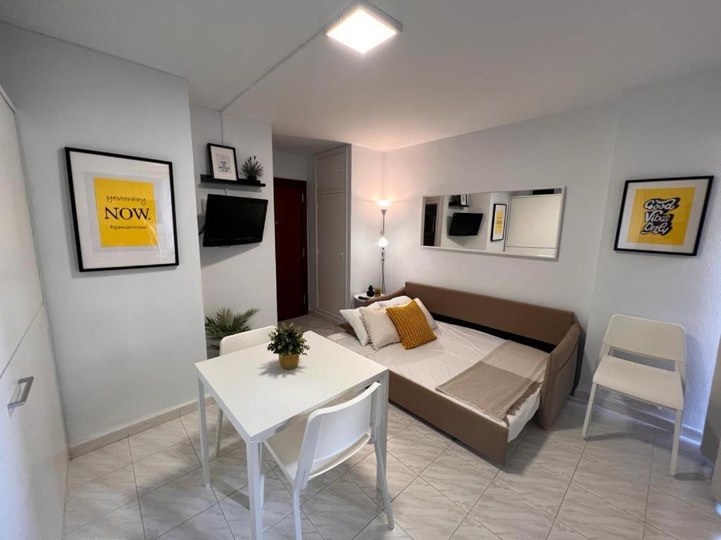 Estudio Con Piscina A 200 M De La Playa Apartment