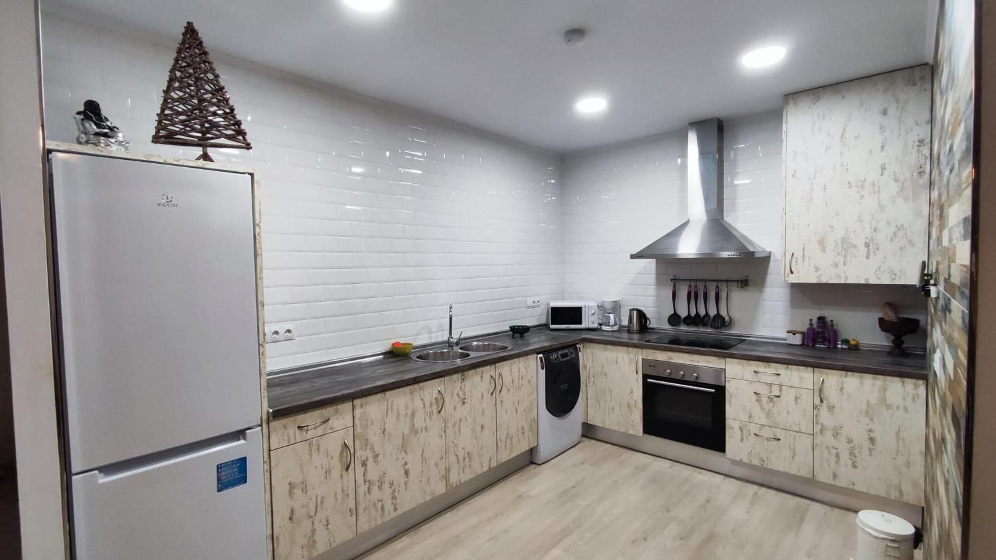 Benalroma Spacious 50 Mt From The Apartment