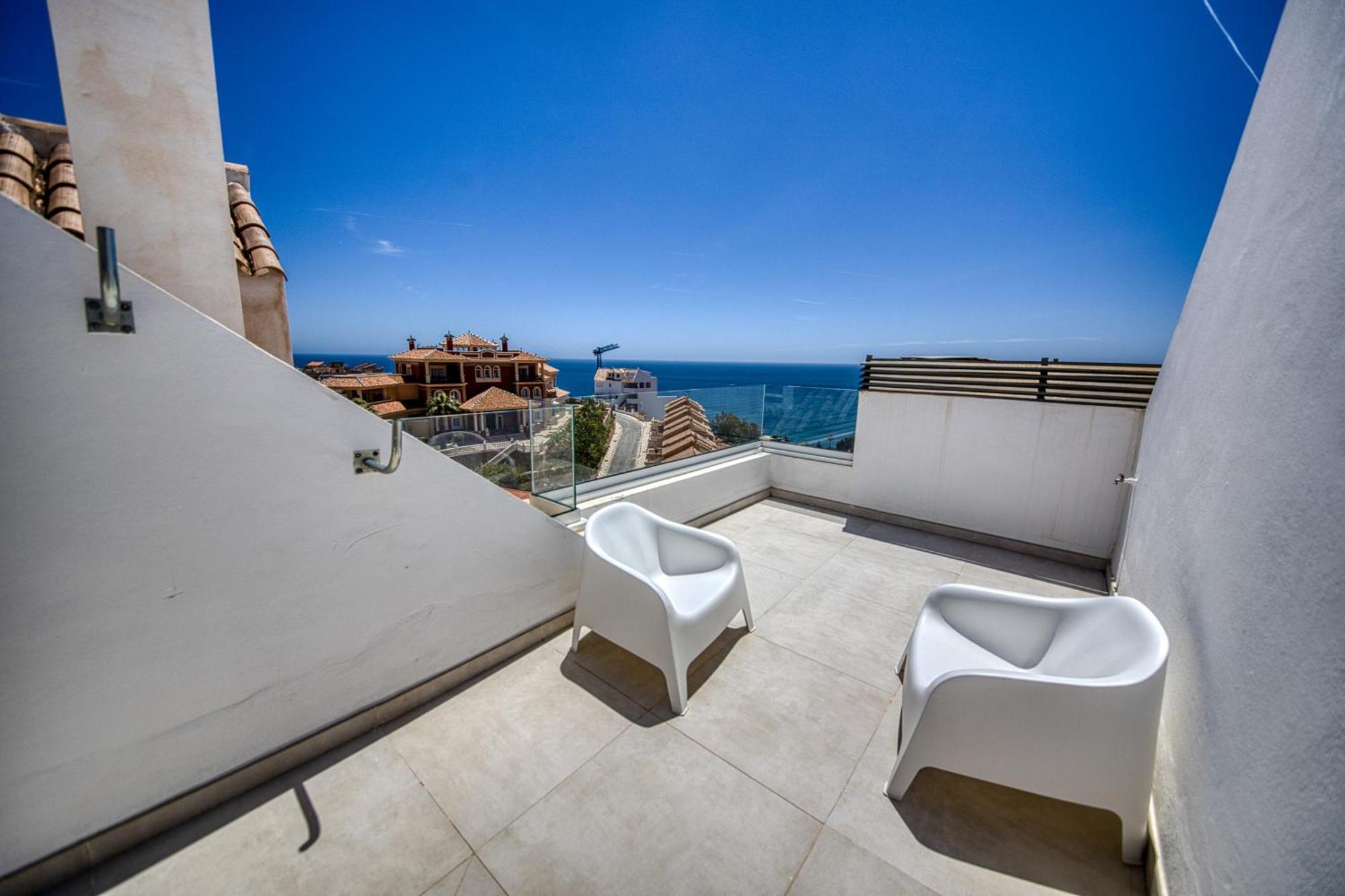 Penthouse Carabela Seaviews * Benalmadena