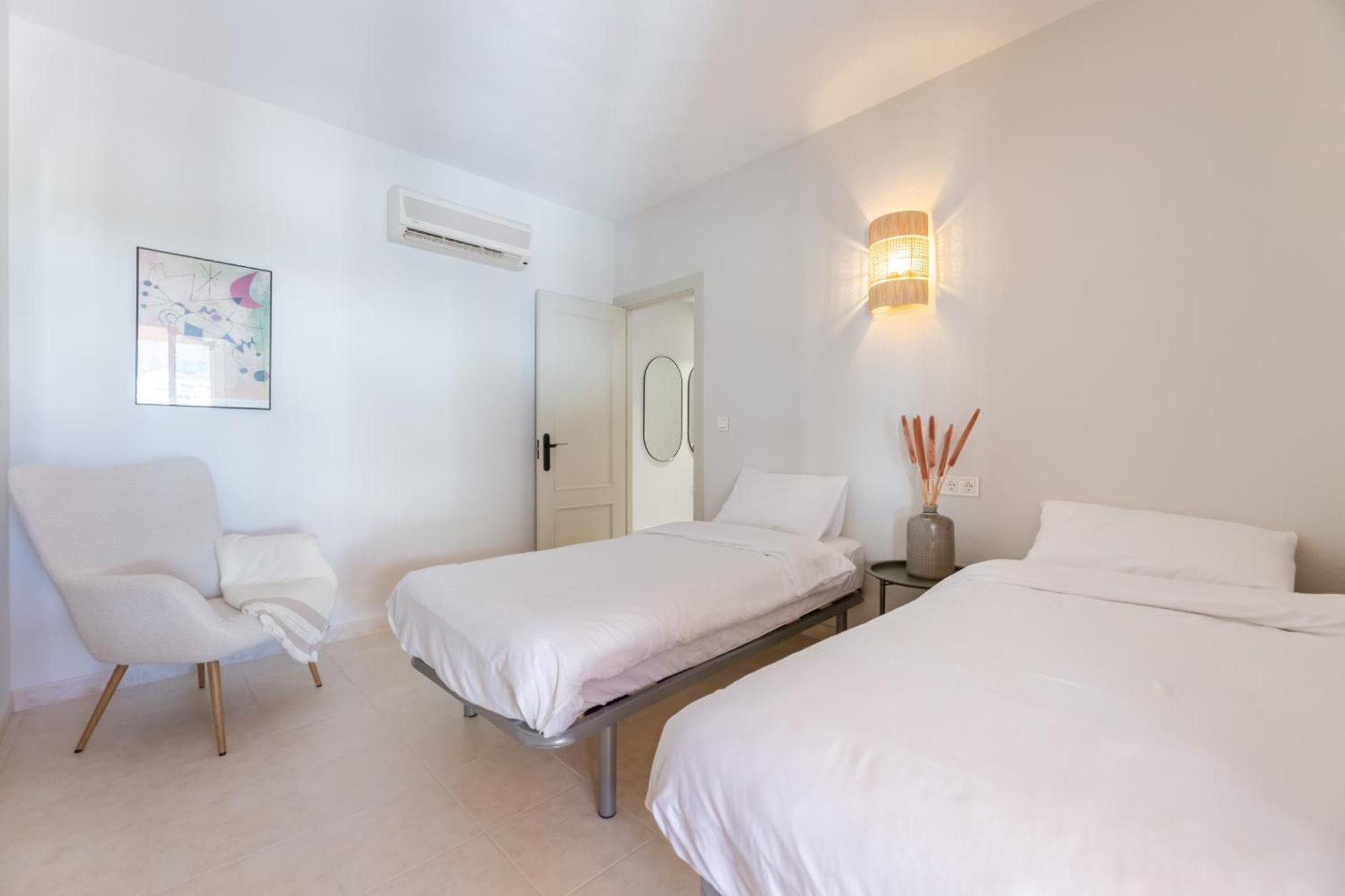 Reserva Del Higueron 3 Bedroom Lola Apartment