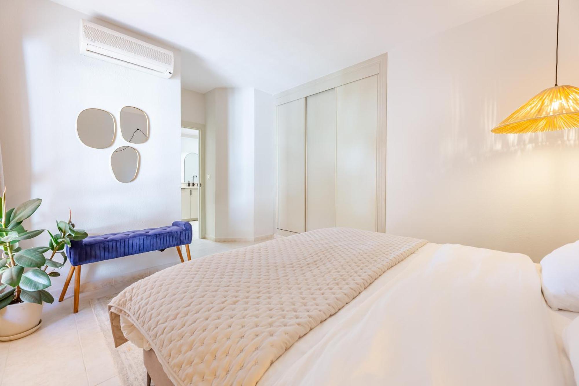 Reserva Del Higueron 3 Bedroom Lola Apartment *