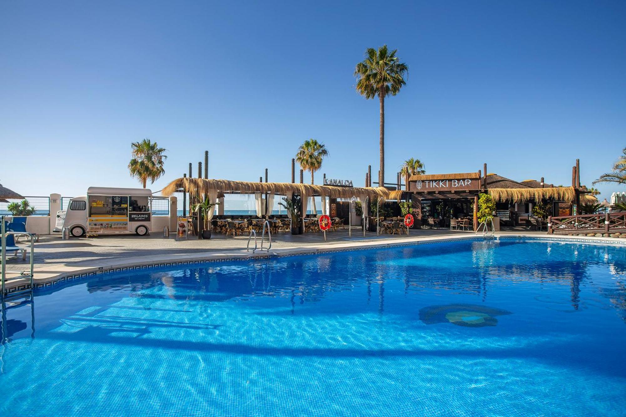 Sunset Club Aparthotel 4*