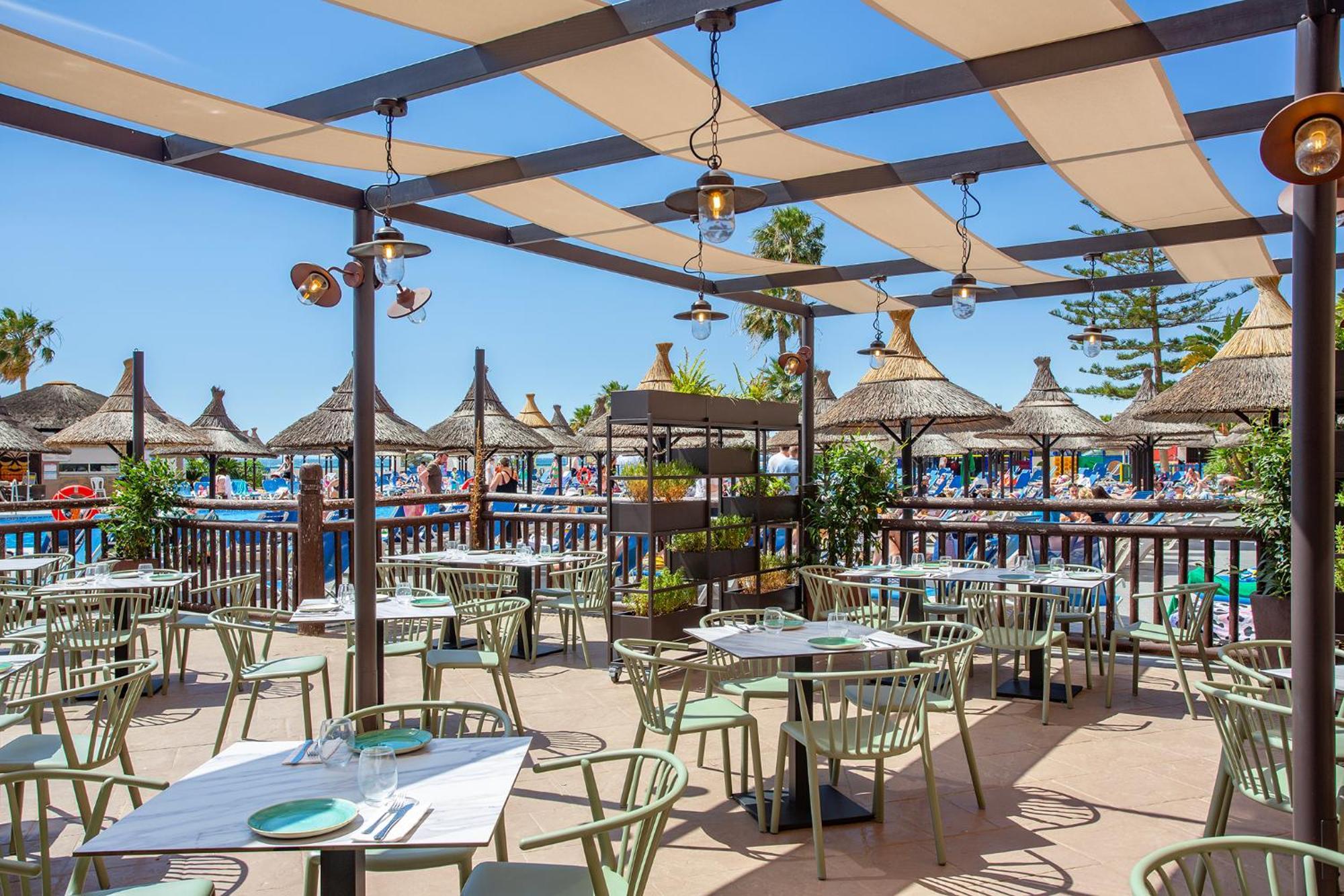 Sunset Club Aparthotel 4*