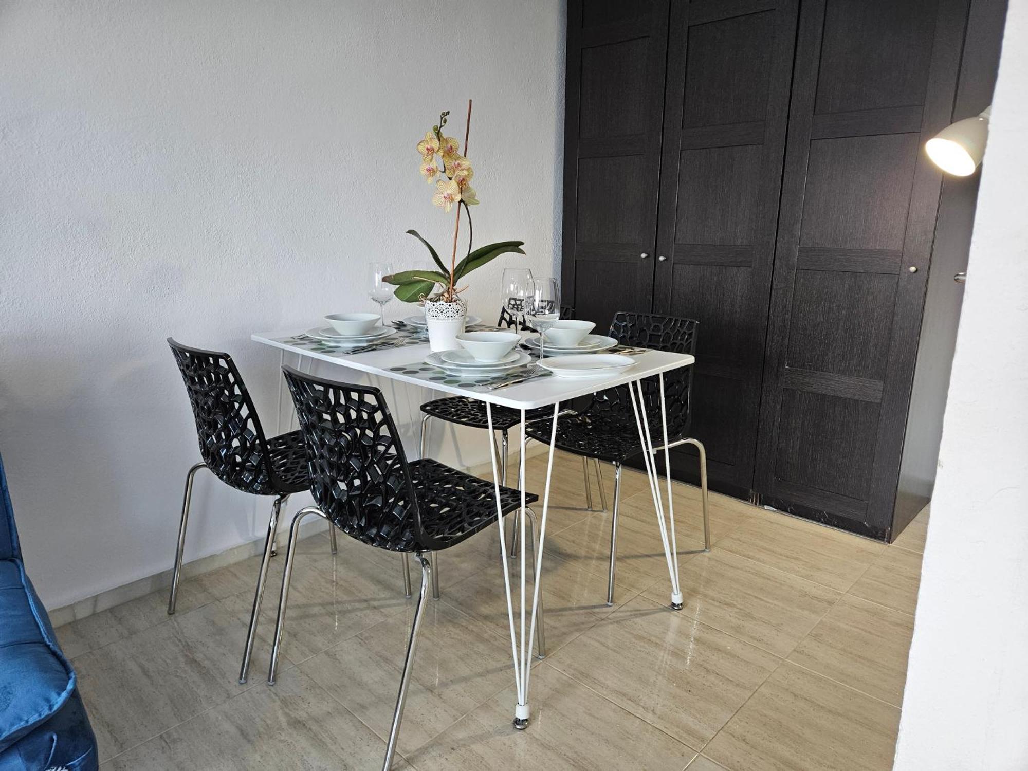 Malaga Sunshine - Buenavista - 5 Minute Drive To The - Stunning Sunset Apartment