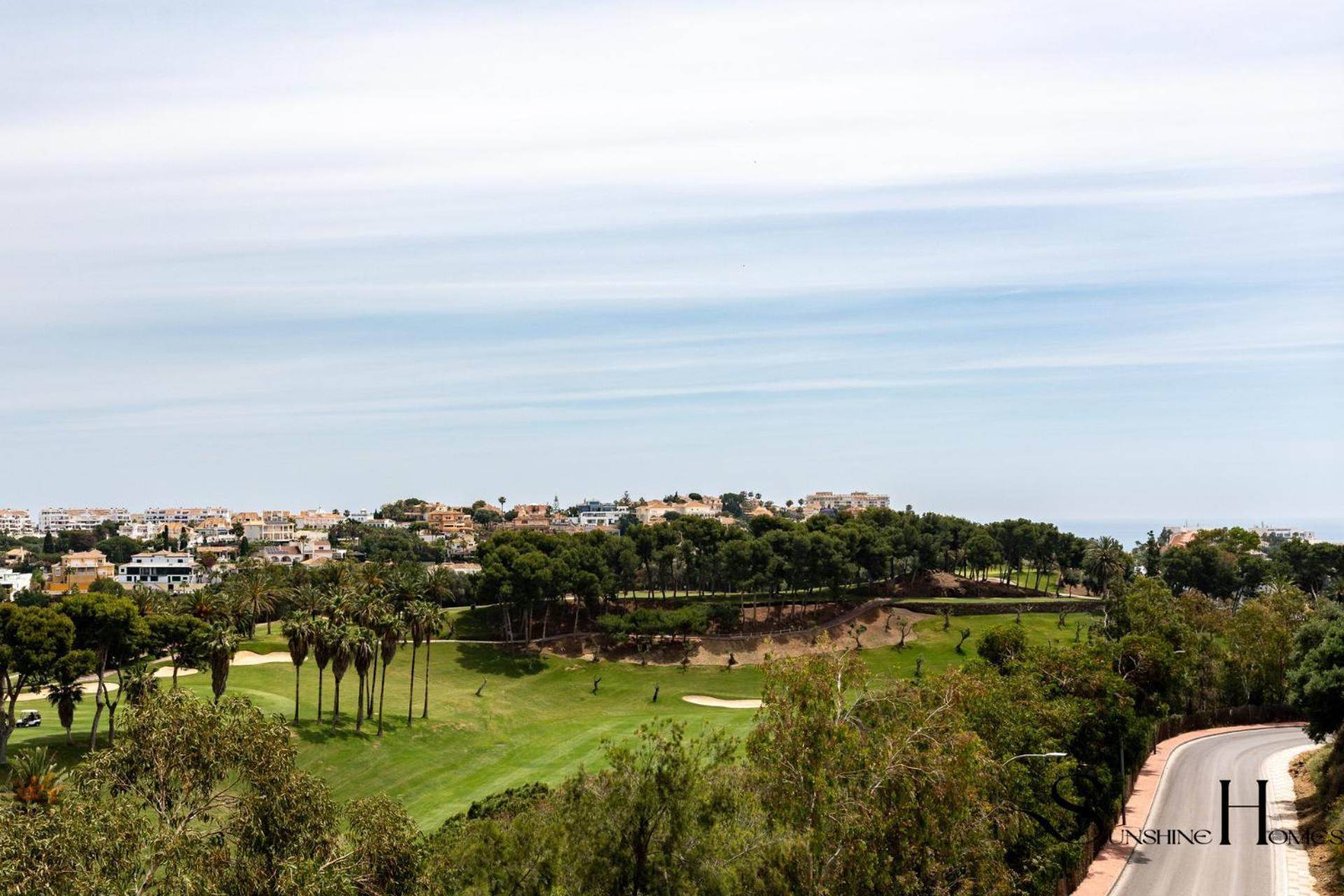 Apartment Amazing Sea And Golf Course View 2br, Parking Pool Benalmadena