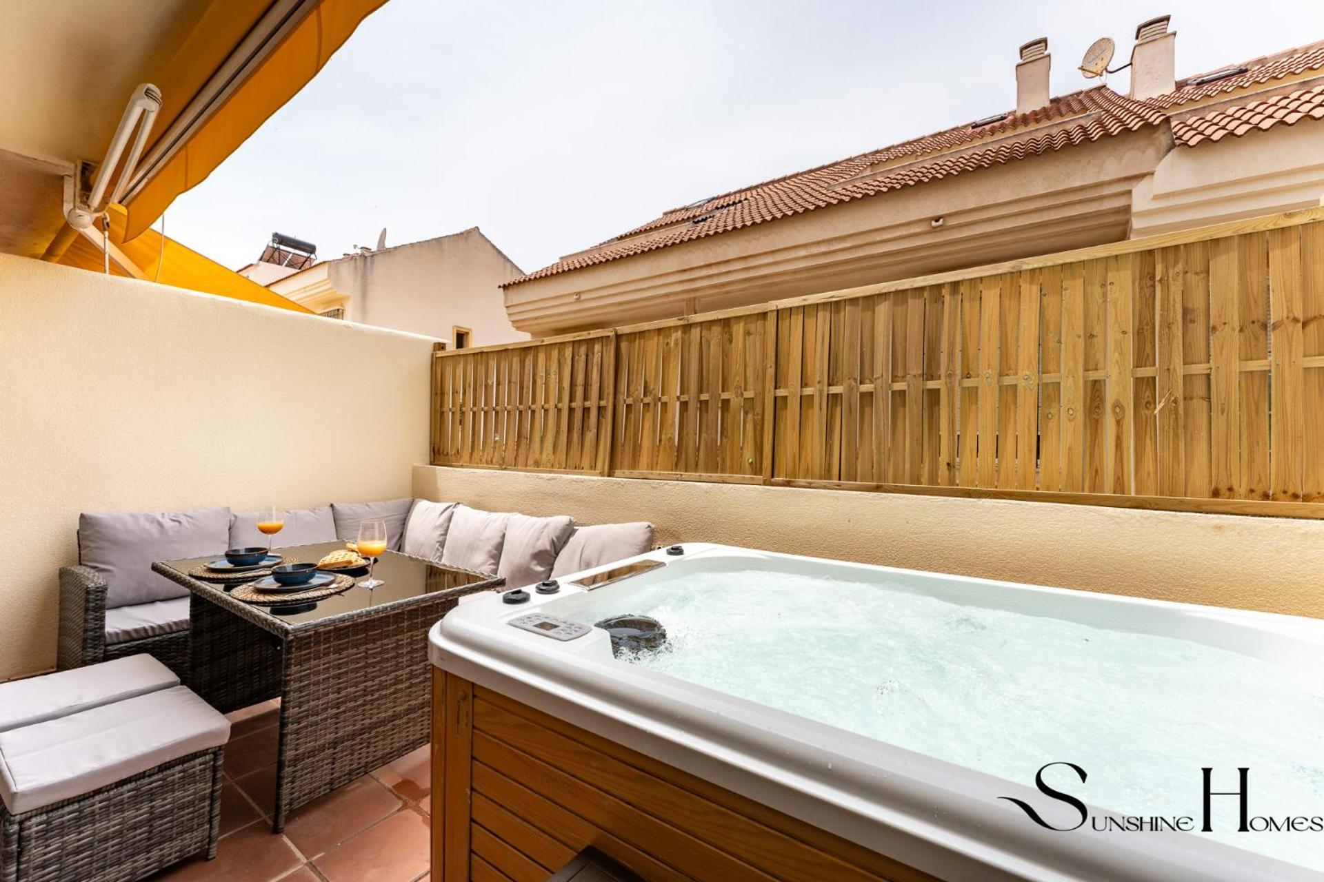 Townhouse With Jacuzzi,sea Views, Swimming Pool,garage Сasa de vacaciones