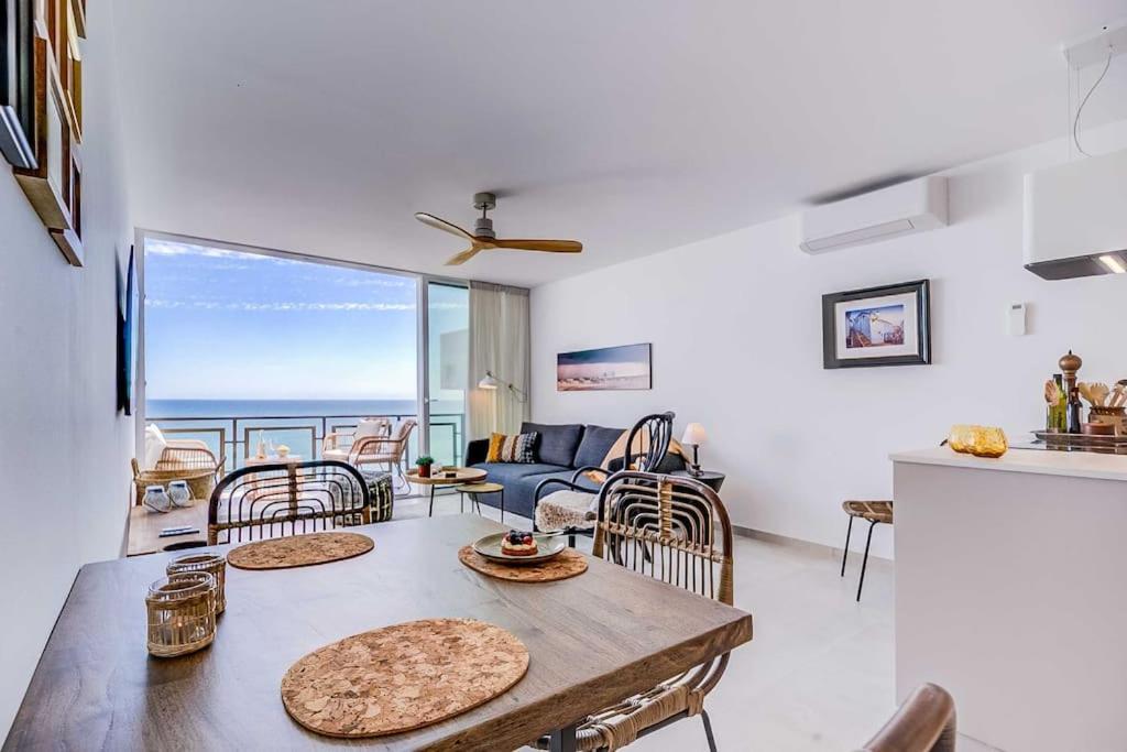 112-stunning Beachfront In