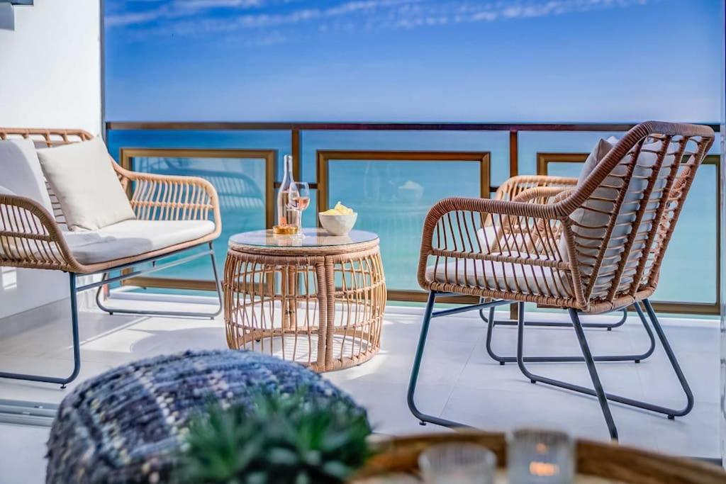 Apartment 112-stunning Beachfront In *