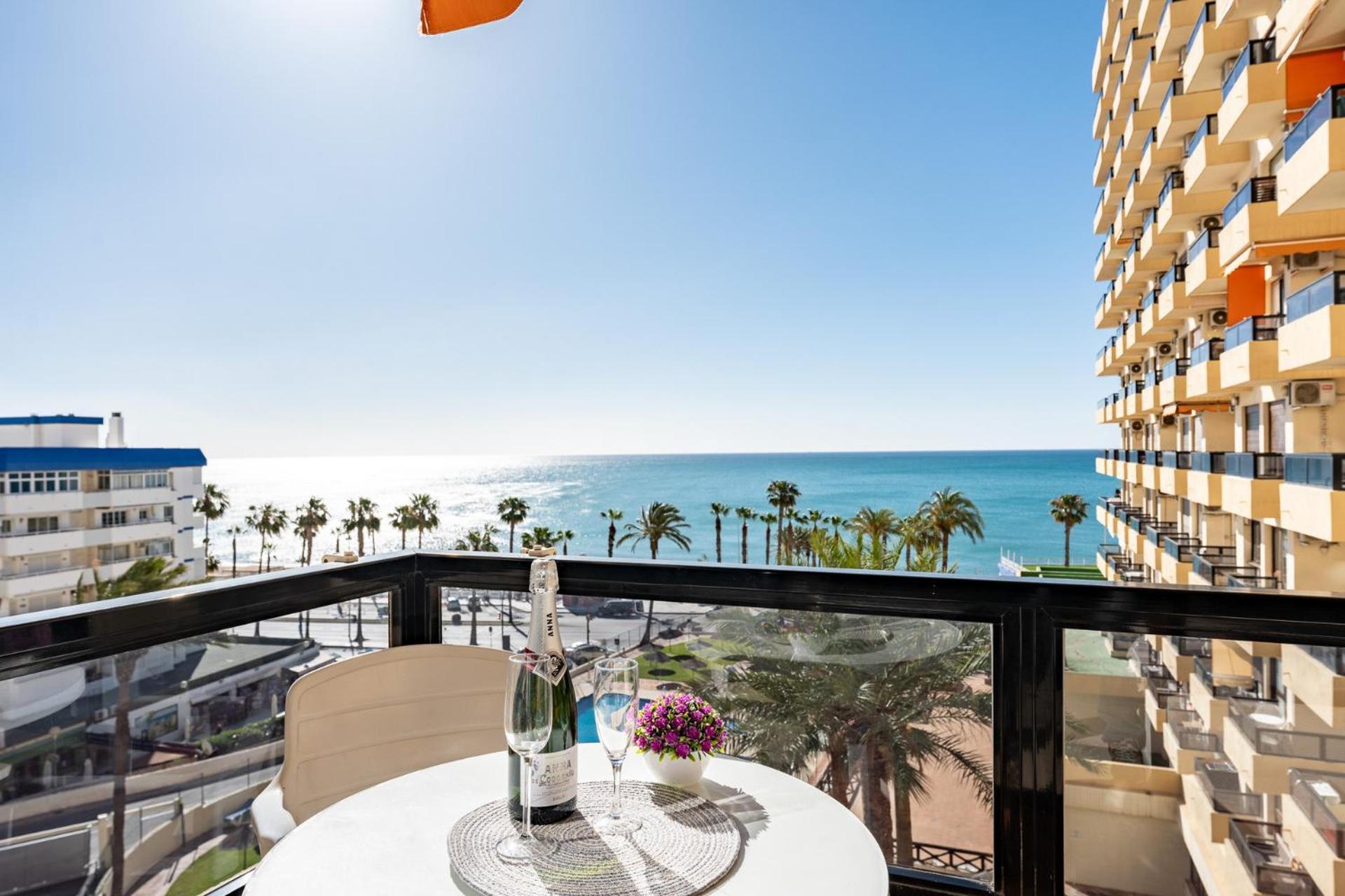 Malagasuite New Aloha Playa * Benalmadena