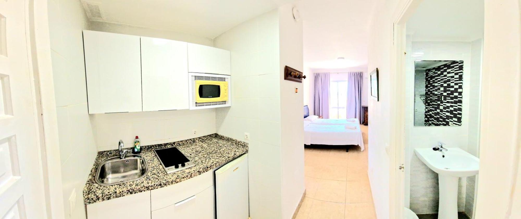 Benal Beach Holidays Apartment *