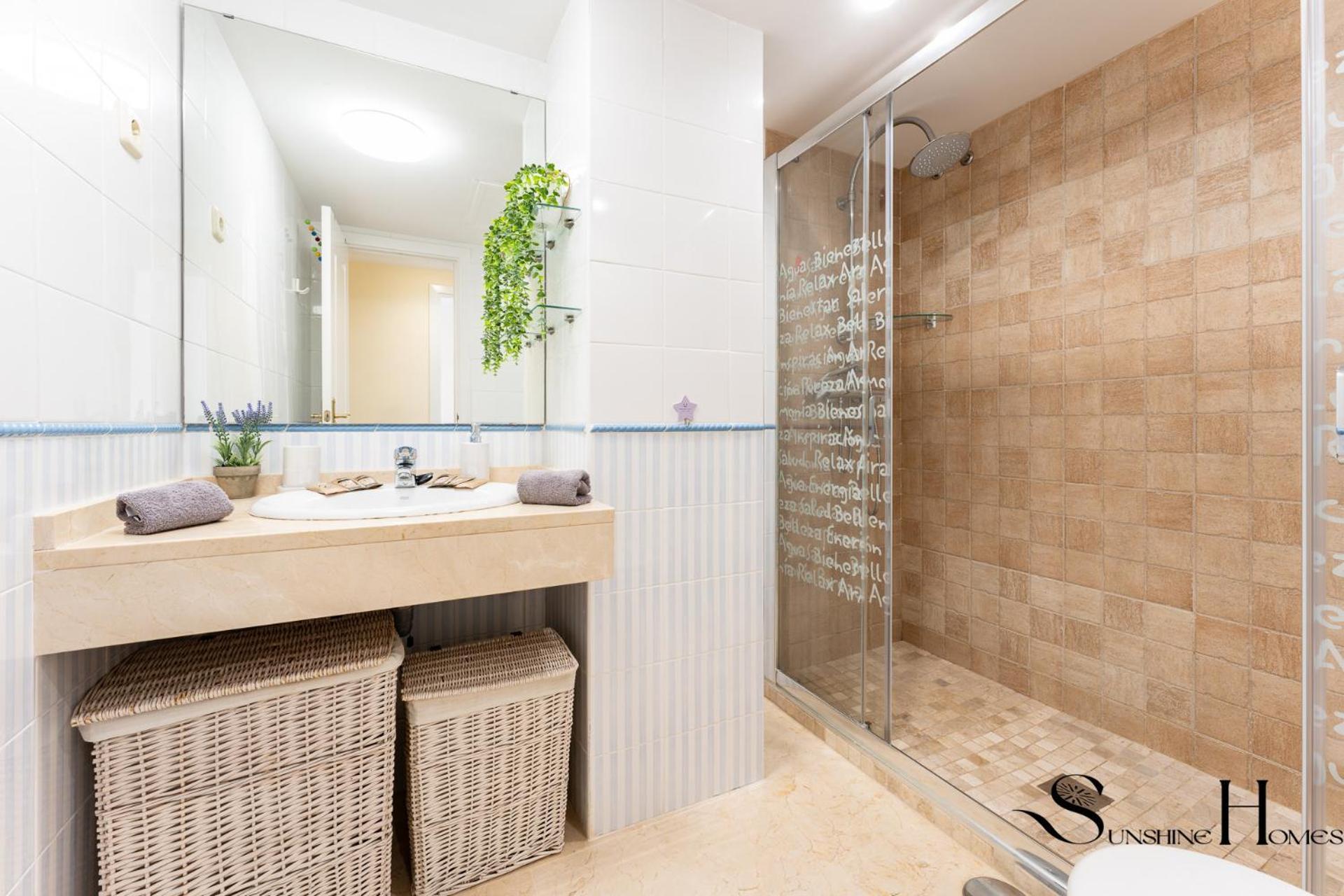 Terrace Of Paradise, 2 Bed 2 Bath, Parking, Pool Apartment
