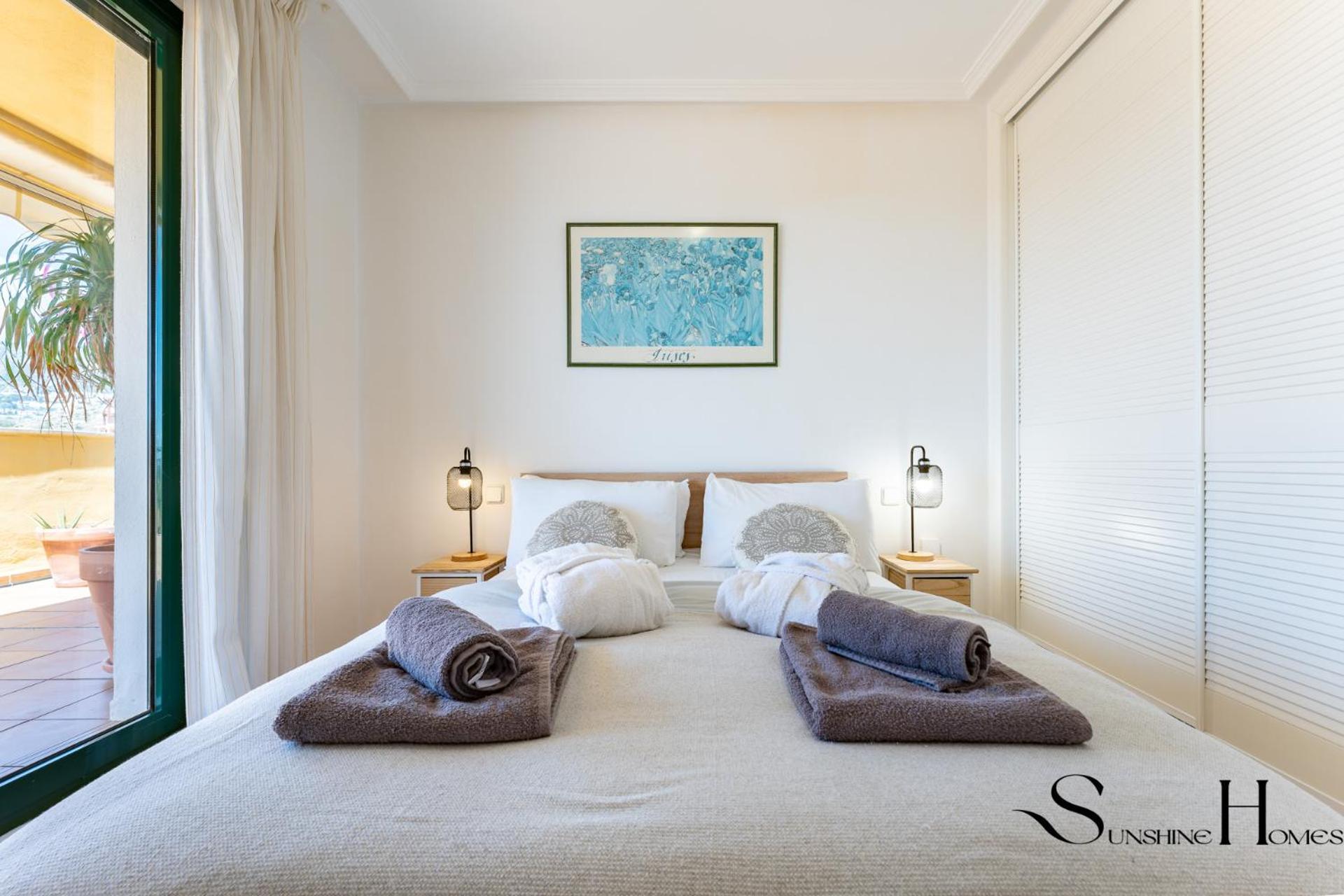 Terrace Of Paradise, 2 Bed 2 Bath, Parking, Pool Apartment *