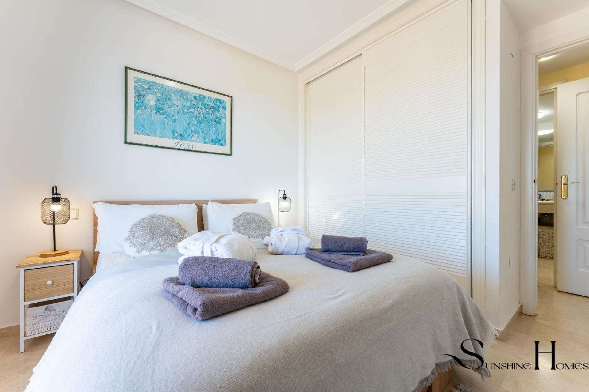 Terrace Of Paradise, 2 Bed 2 Bath, Parking, Pool Apartment *
