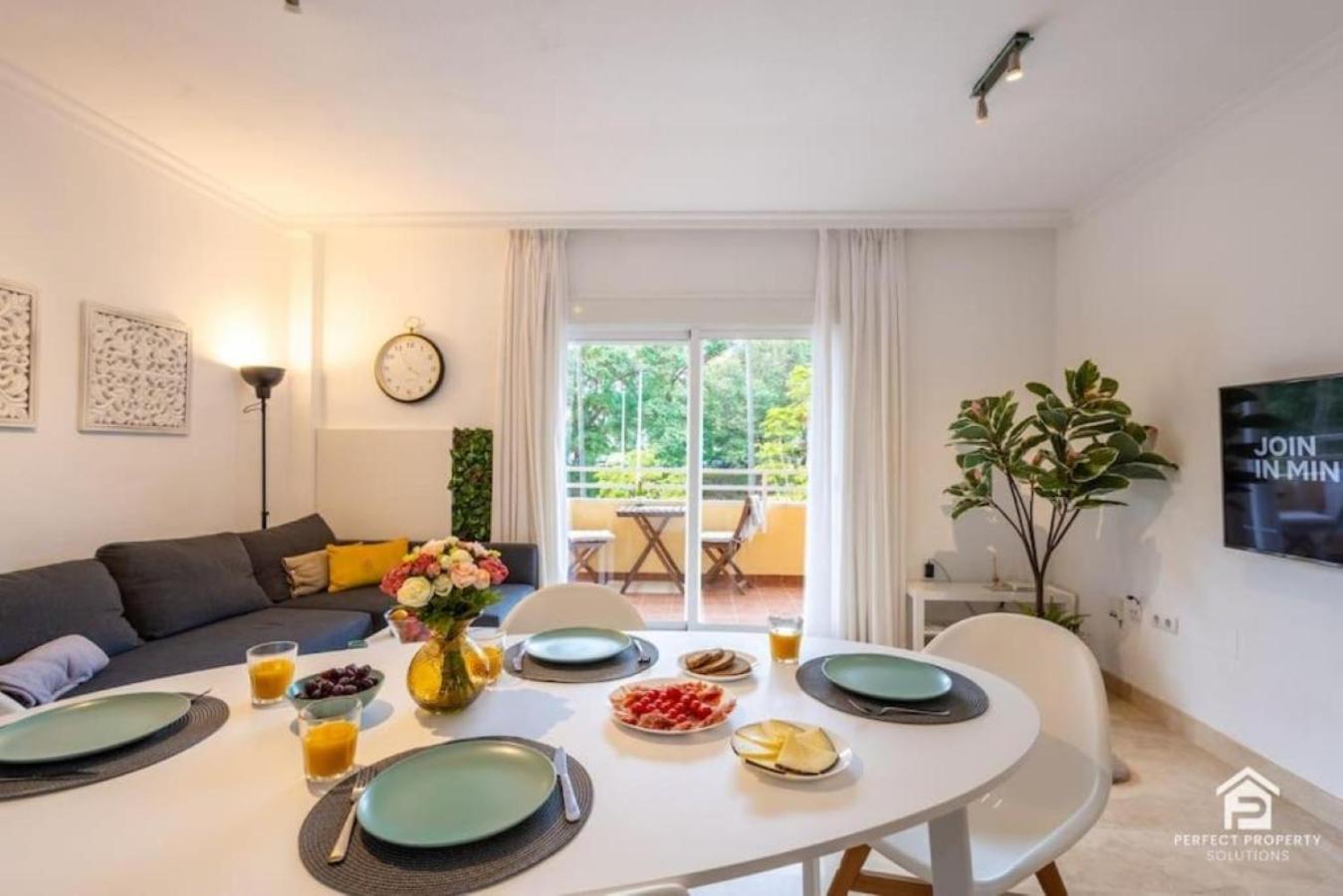 Stylish 2br With Big Terrace Near And Golf Apartment *