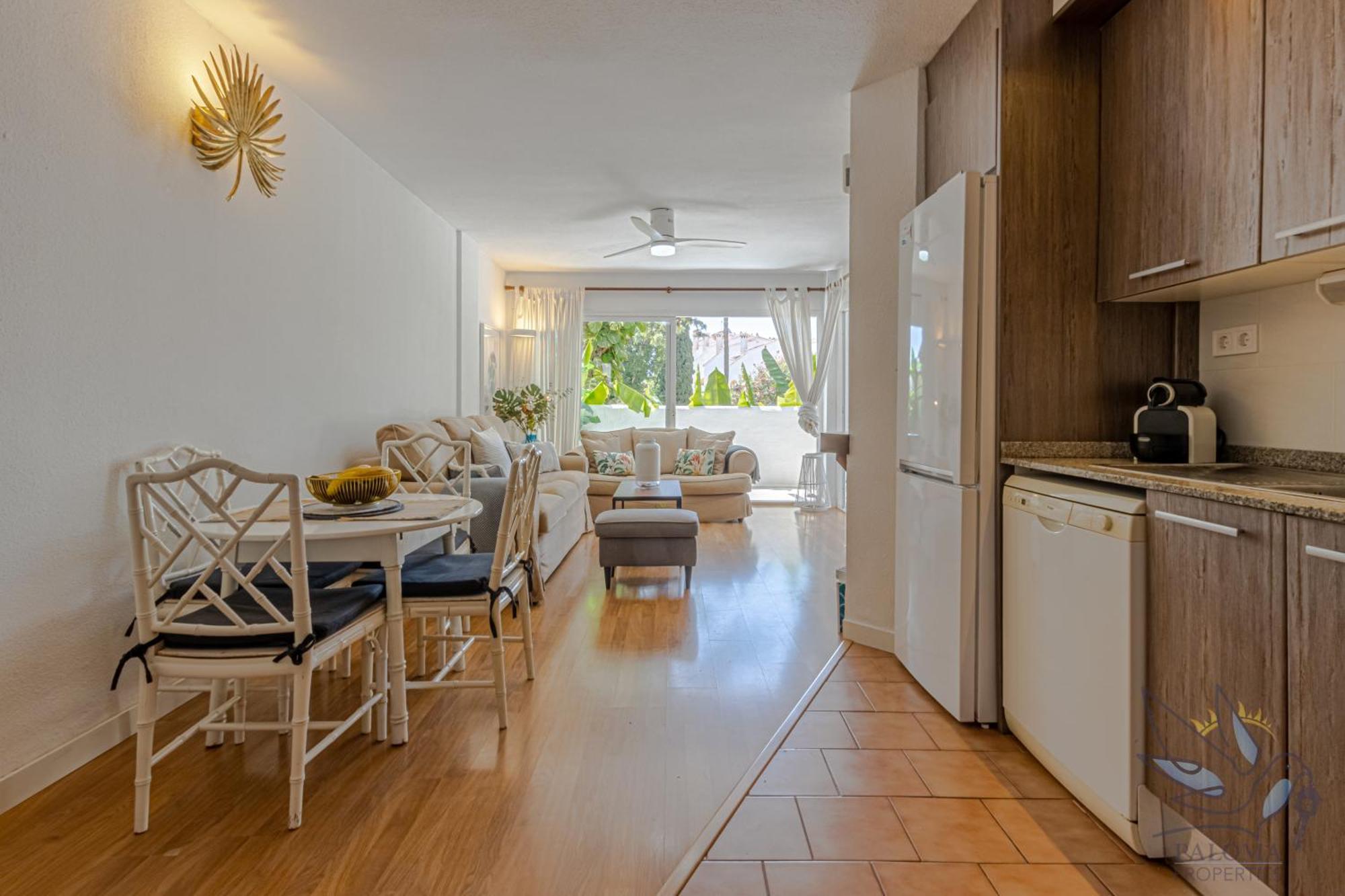 Benalgolf: Seaside With Private Bbq Backyard