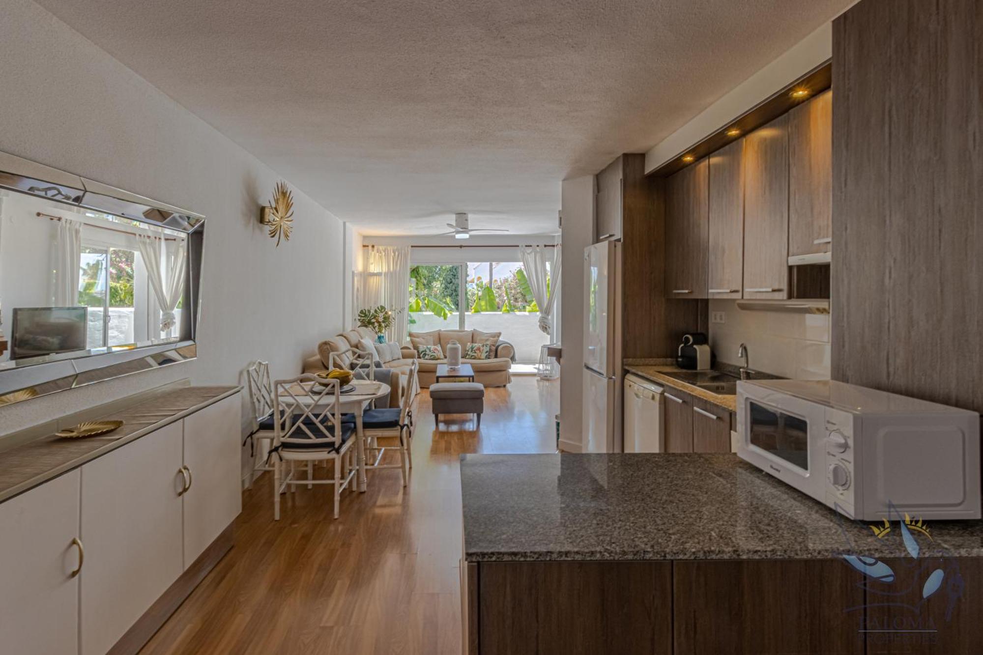 Benalgolf: Seaside With Private Bbq Backyard Apartment *