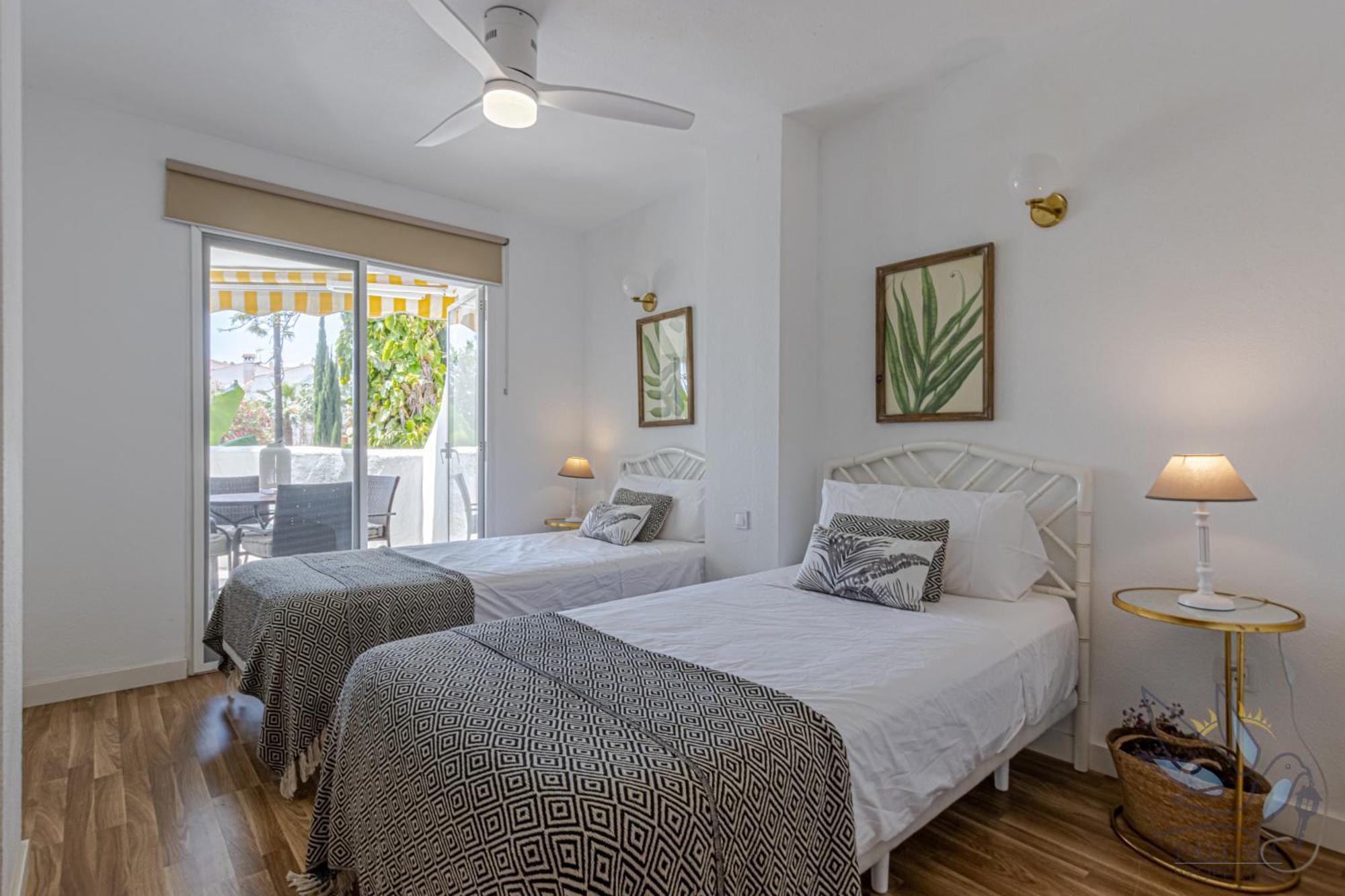 Benalgolf: Seaside With Private Bbq Backyard