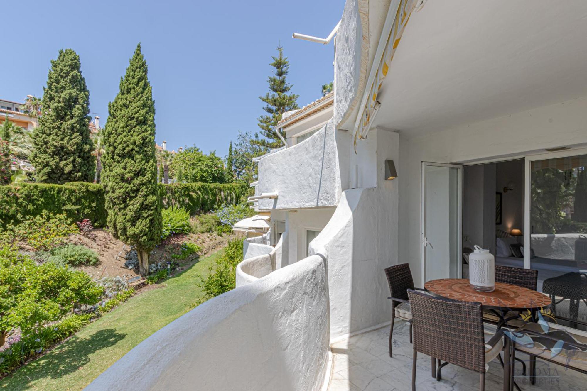 Benalgolf: Seaside With Private Bbq Backyard Apartment