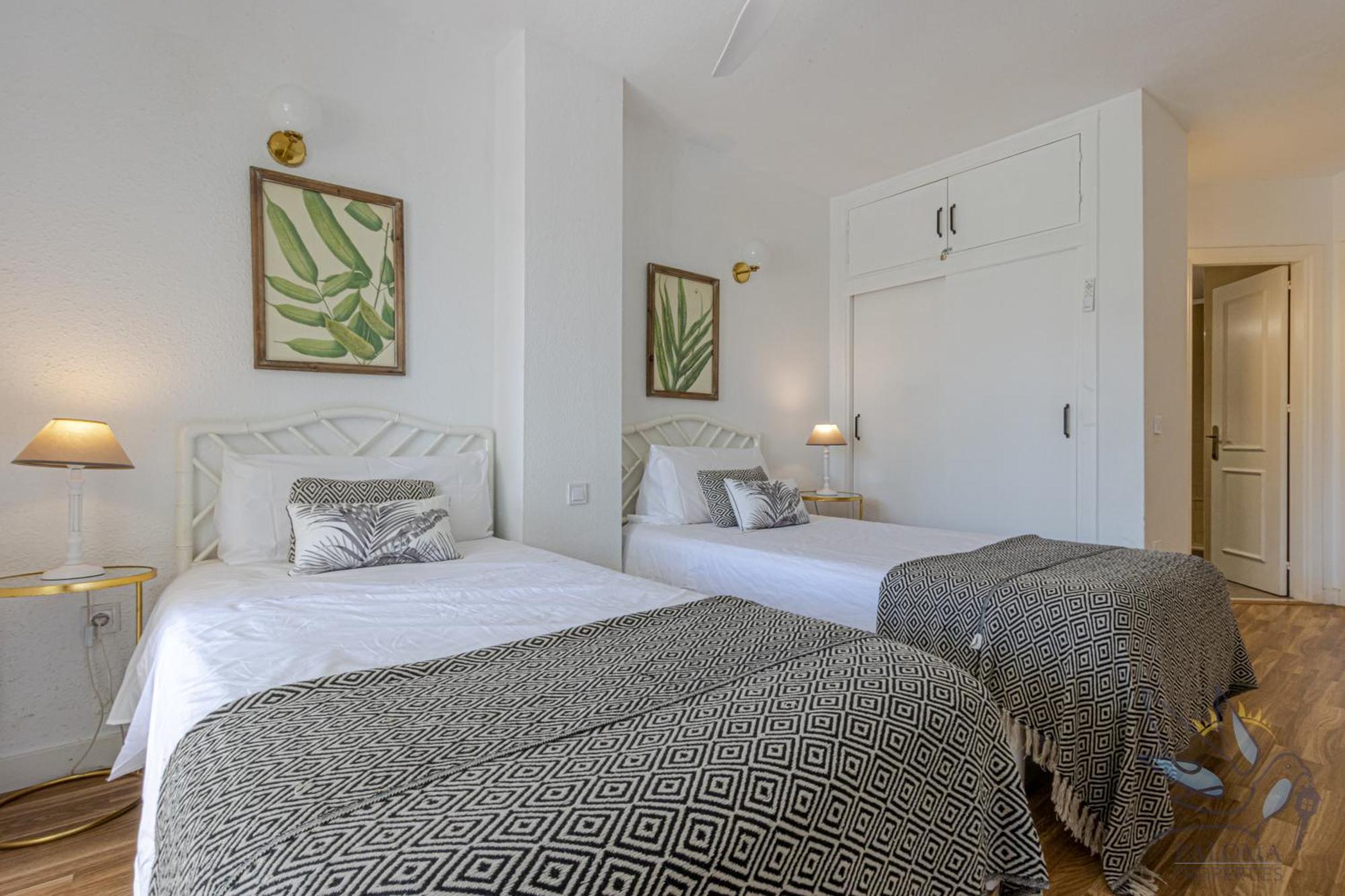 Benalgolf: Seaside With Private Bbq Backyard * Benalmadena