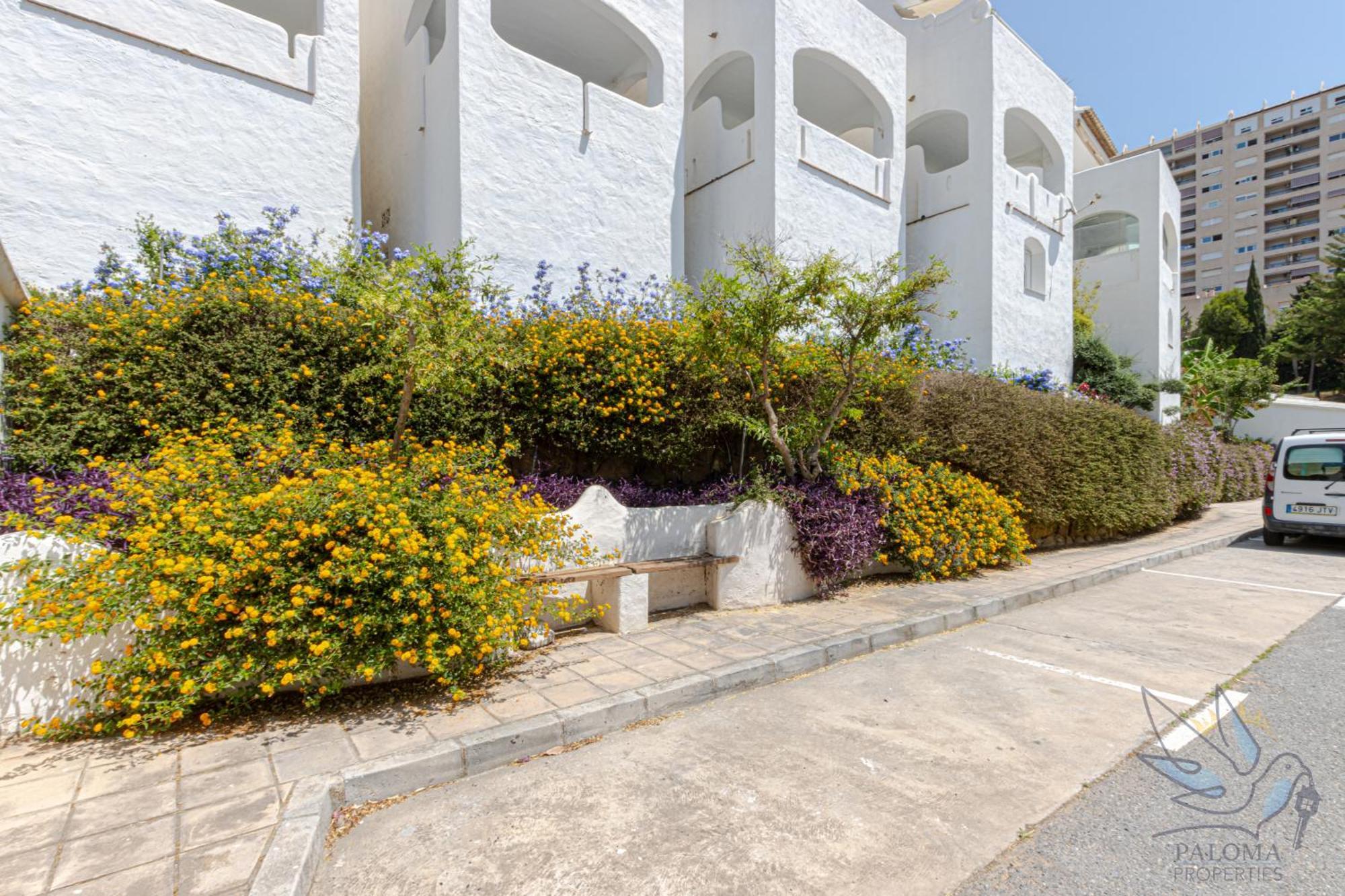 Benalgolf: Seaside With Private Bbq Backyard Apartment *