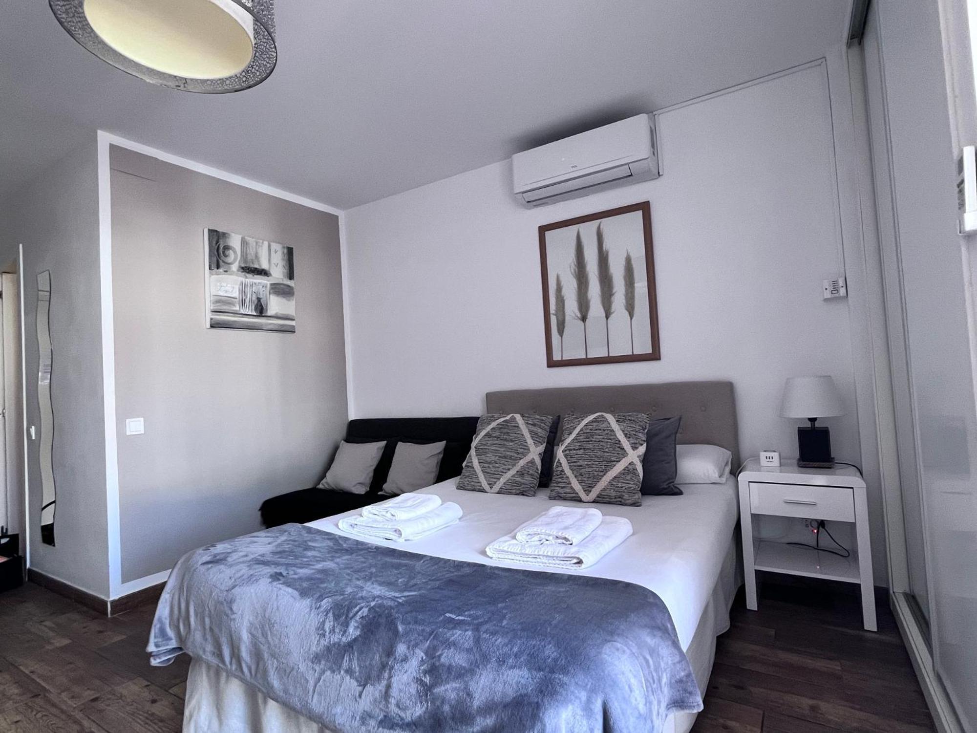 Style & Comfort In - Pool Available Seasonally Apartment Benalmadena