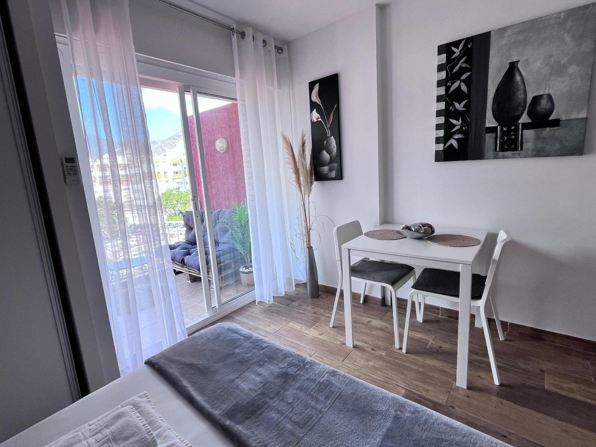 Style & Comfort In - Pool Available Seasonally Benalmadena