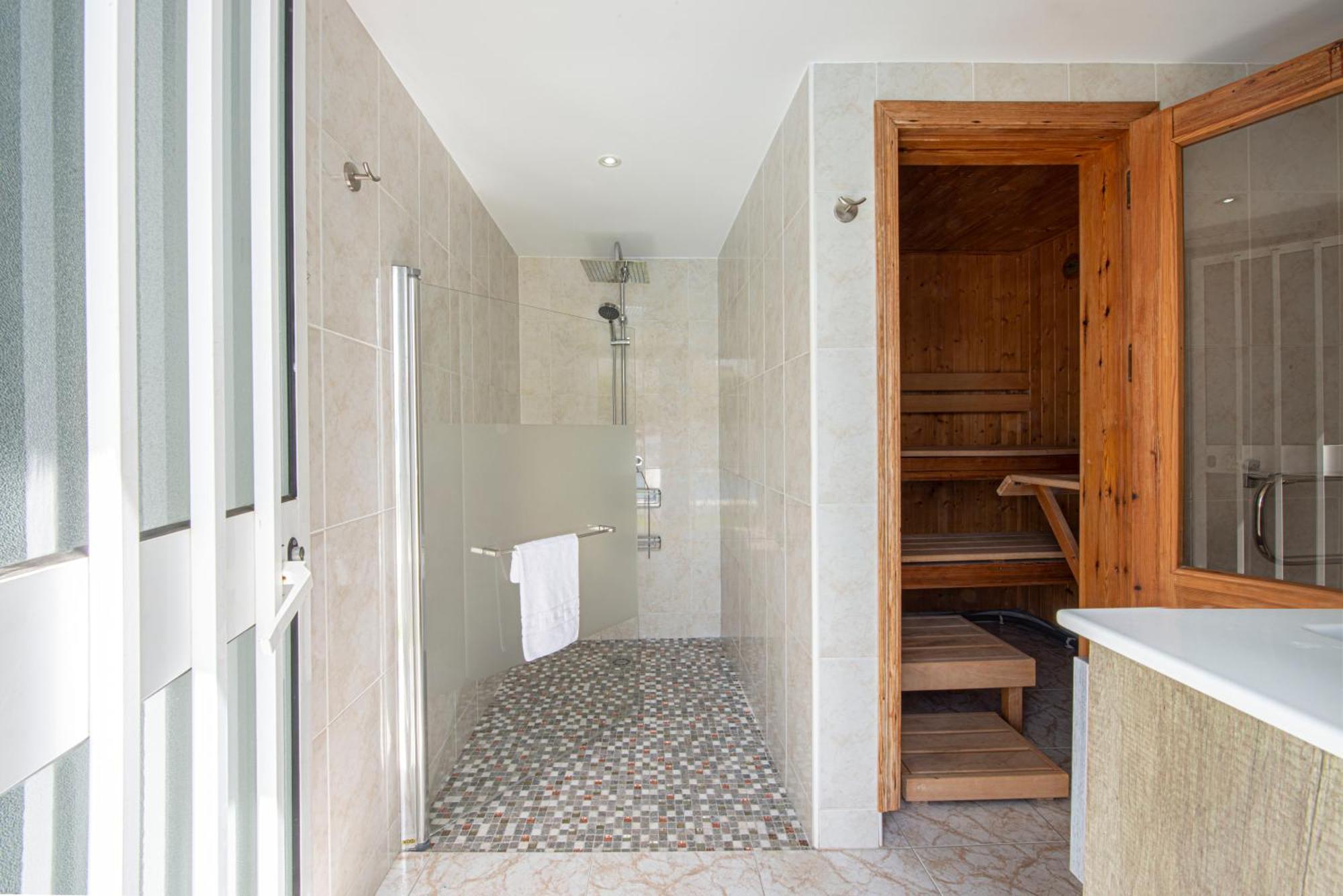 Con Piscina Privada Ferienhaus