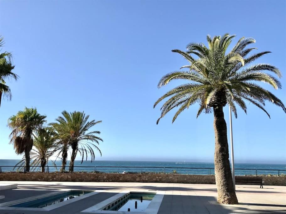 Style & Comfort In - Pool Available Seasonally Apartment *
