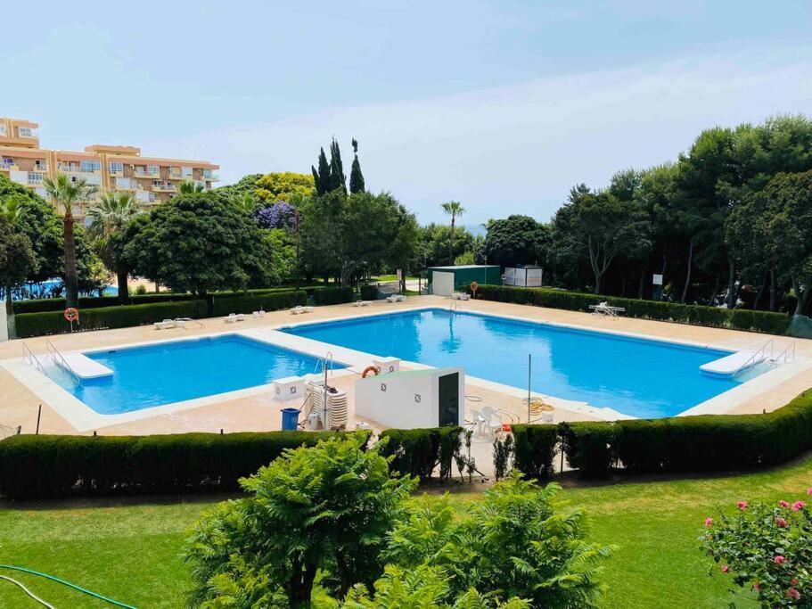 Style & Comfort In - Pool Available Seasonally Apartment *