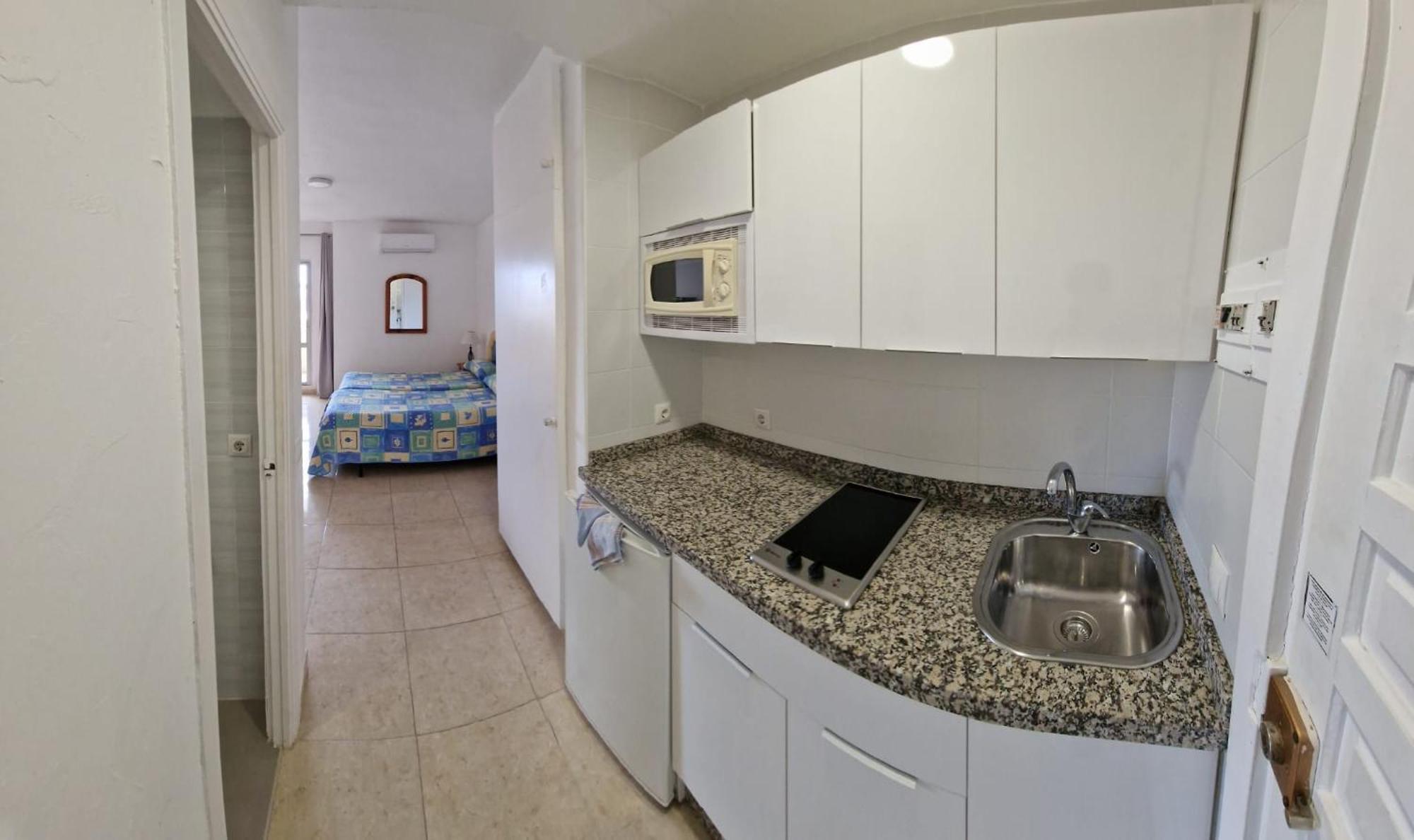 Apartment Benal Beach Holidays