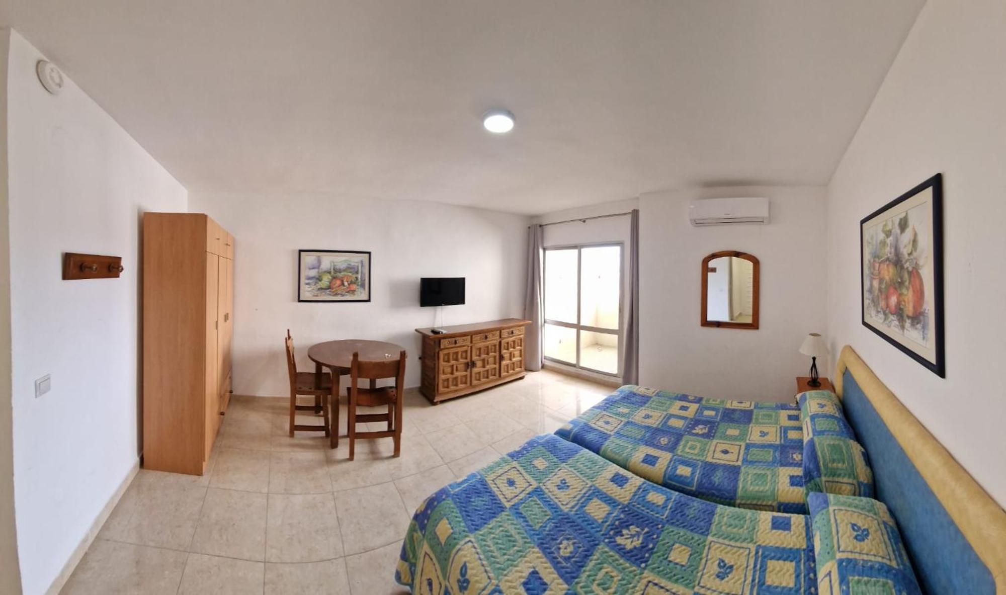 Benal Beach Holidays Apartment *