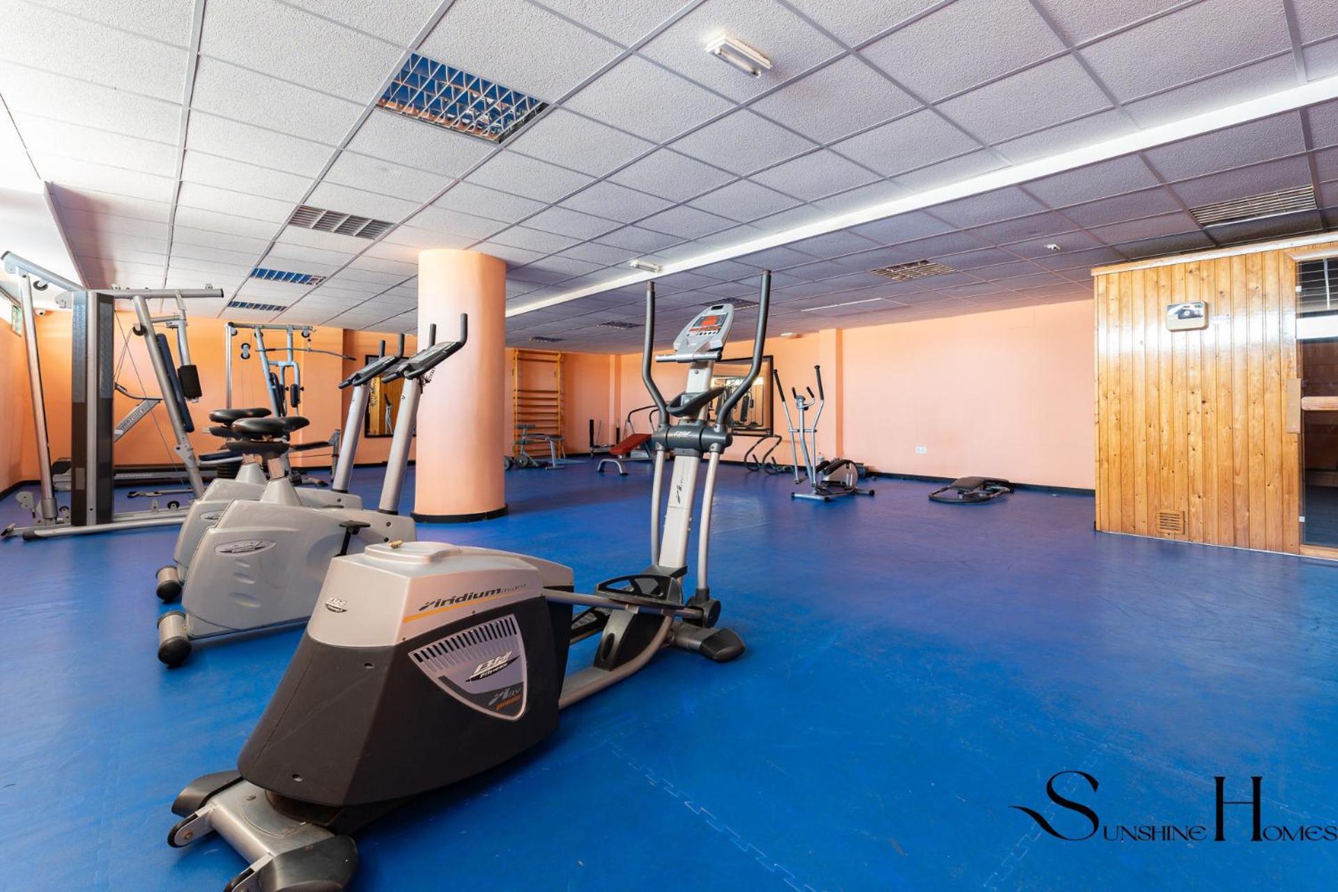 Elegant 2 Bed 2 Bath Apartment, Pool, Views, Parking Benalmadena