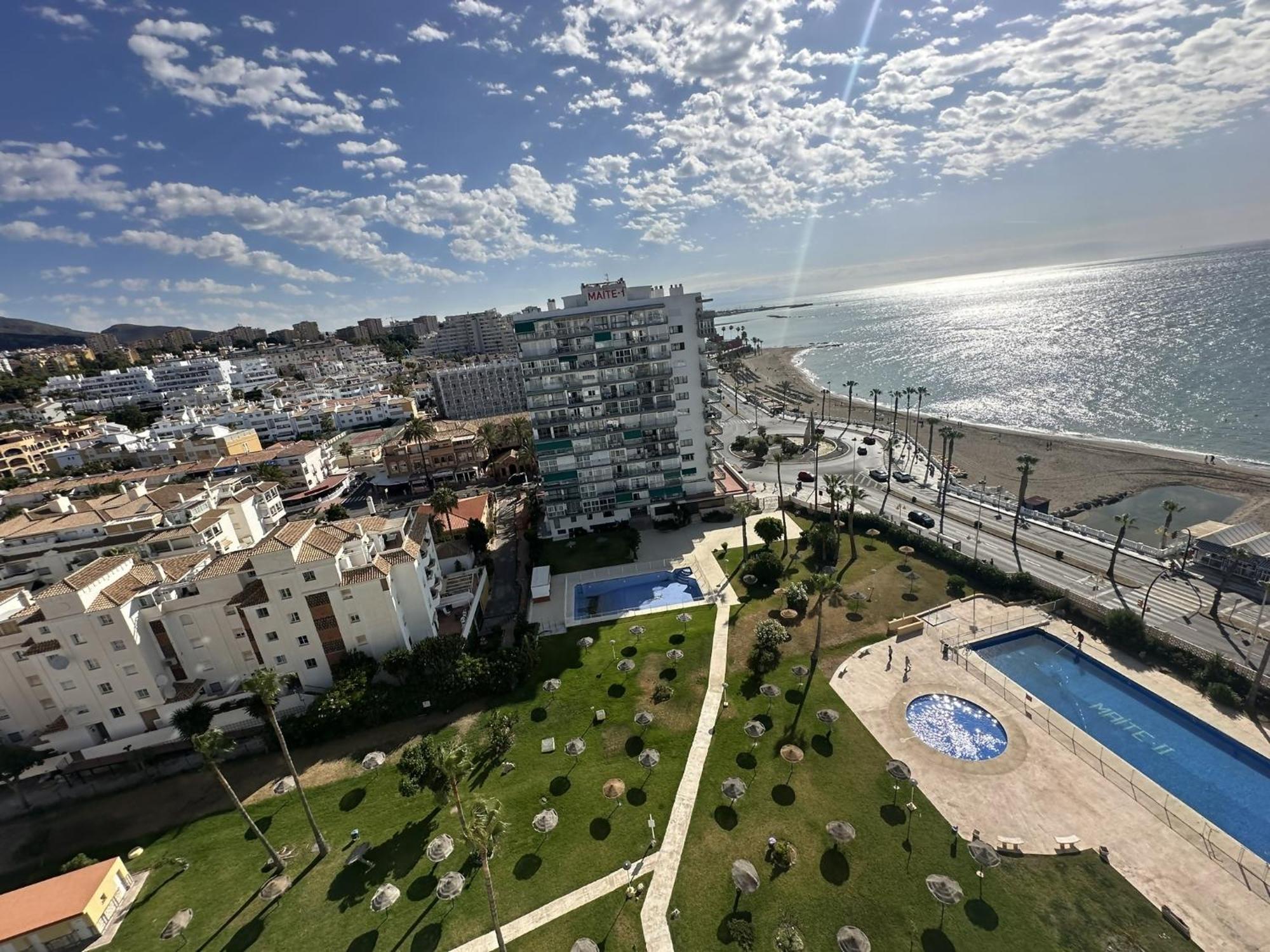 Apartment Apto Vistas Al Mar A 1 Min De La Playa Benalmaden