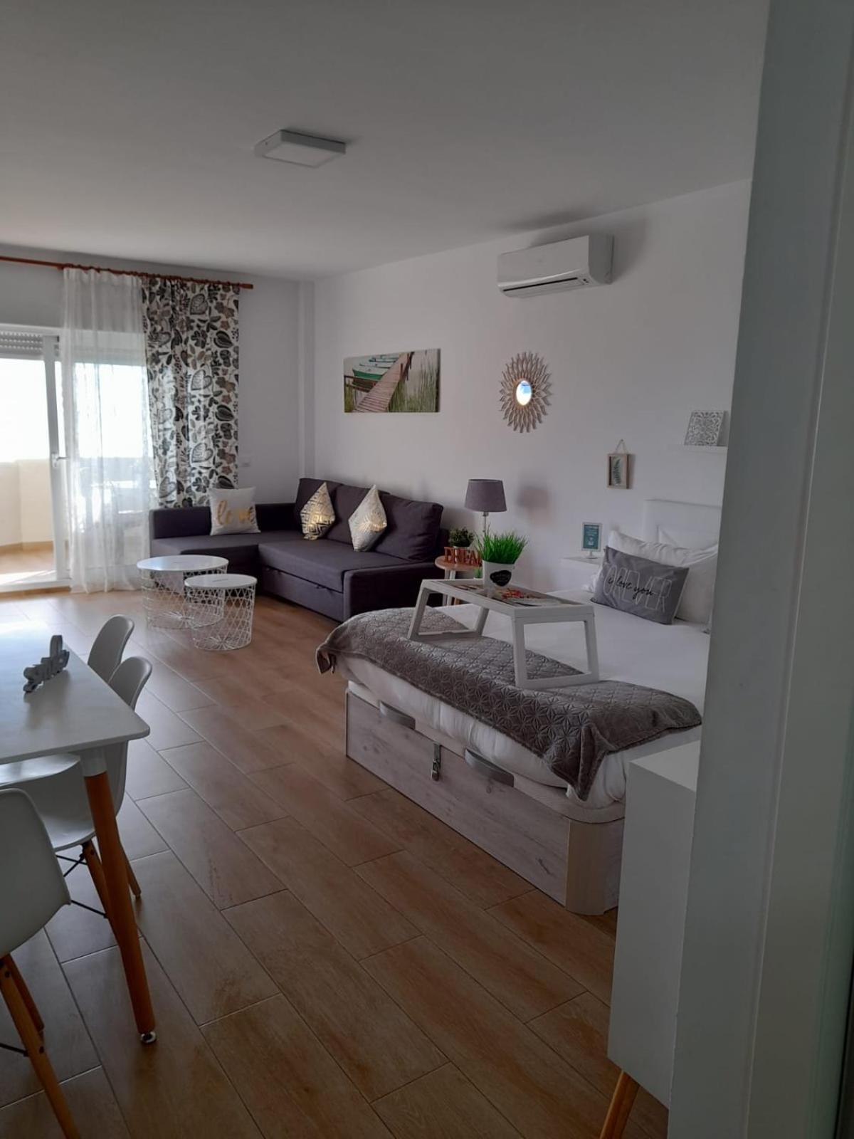 Apartment Benalbeach Holidays *