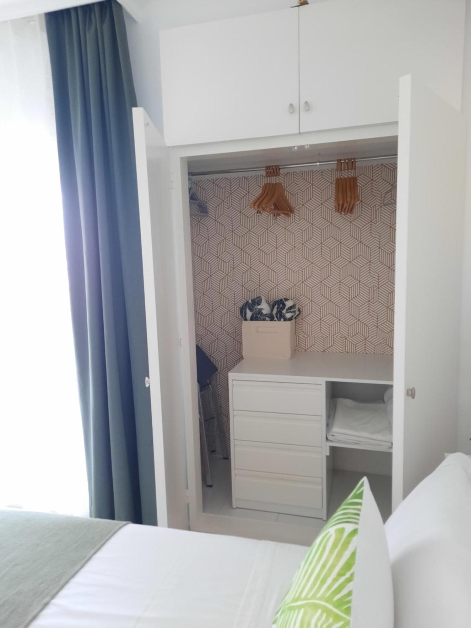Apartment Benalbeach Holidays *