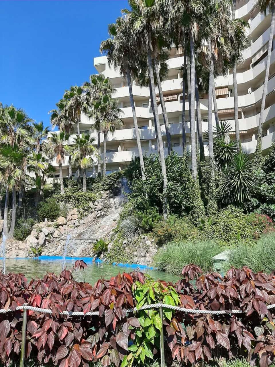 Benalbeach Holidays Apartamento *