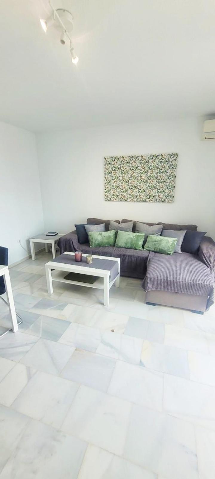 Delightful 2 Bed, Pueblo Evita Apartment *