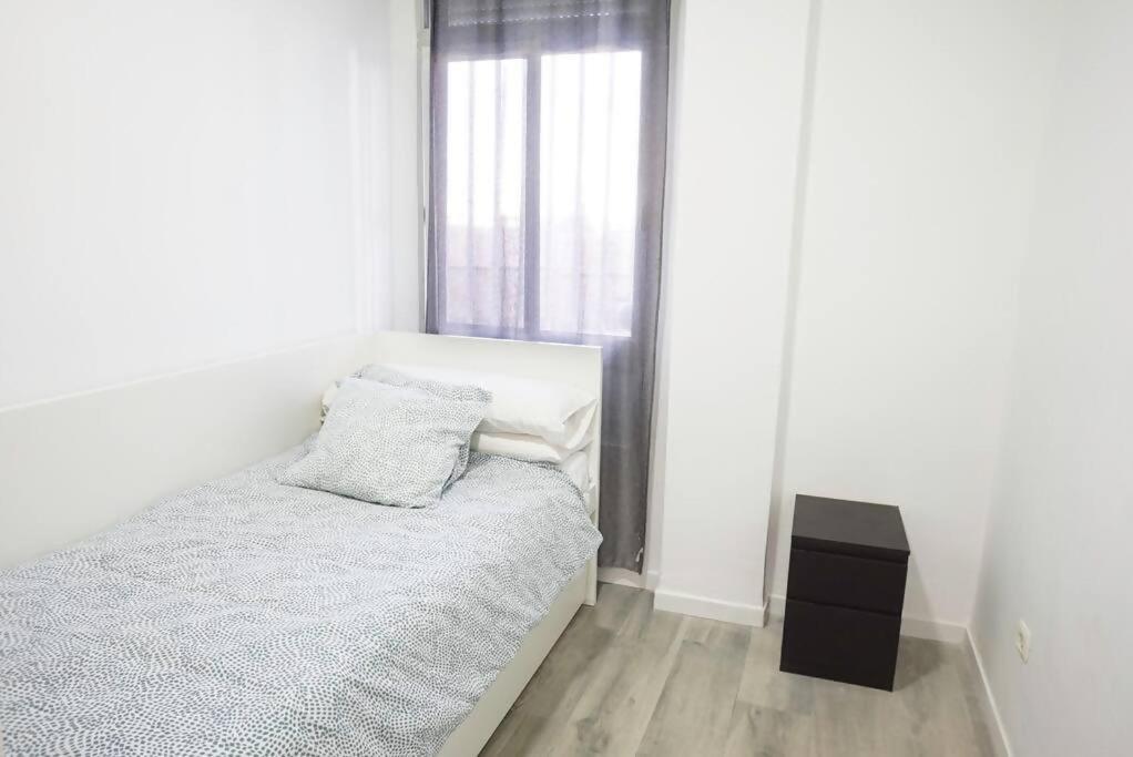Bonito Y Amplio Piso En Con Piscina Apartamento *